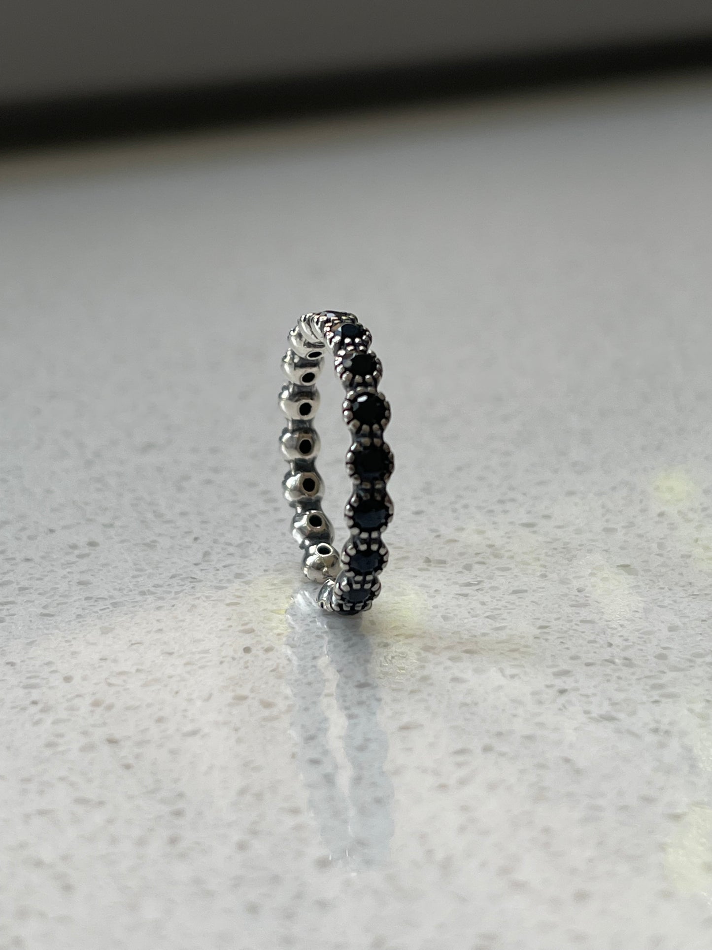 Lovaly ring