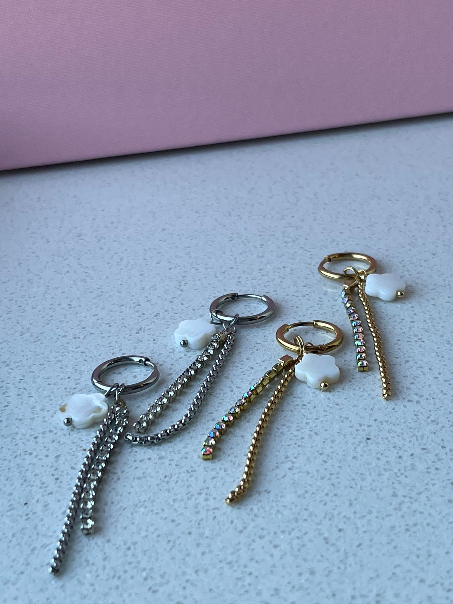 Sparkle white earrings ❥