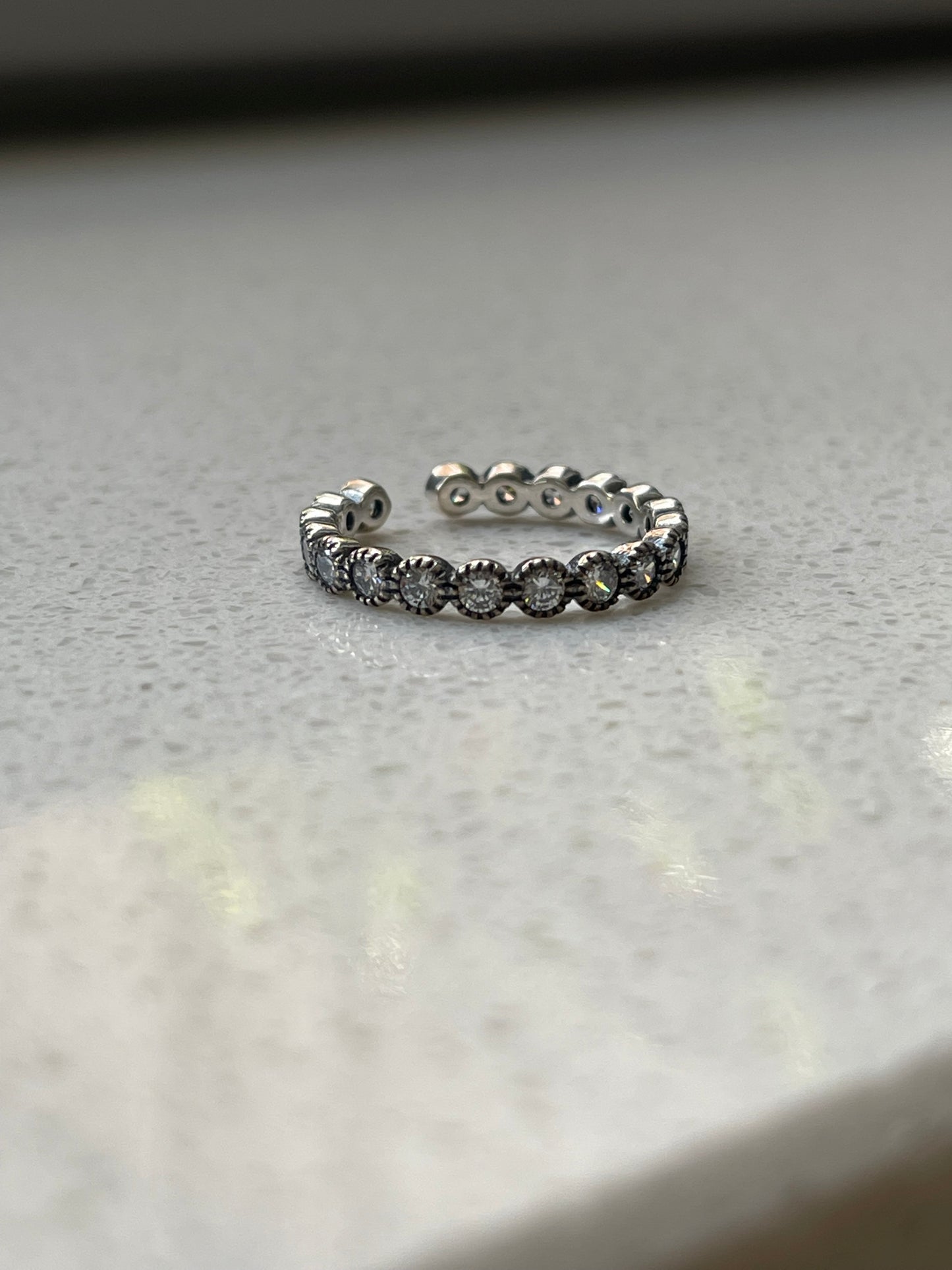 Lovaly ring