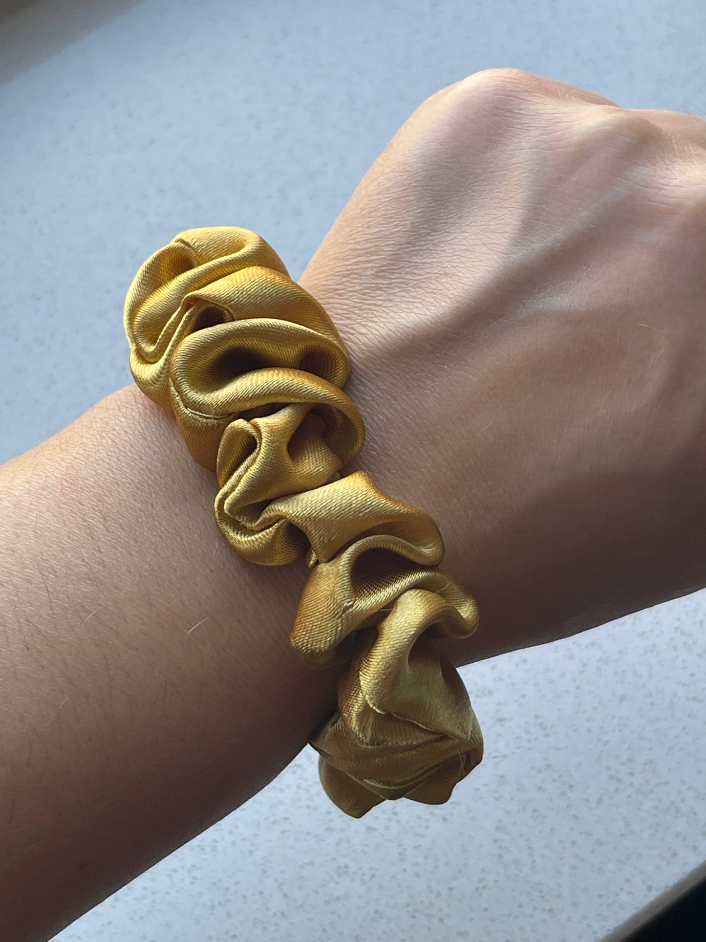 Scrunchie Satin Gold ❥
