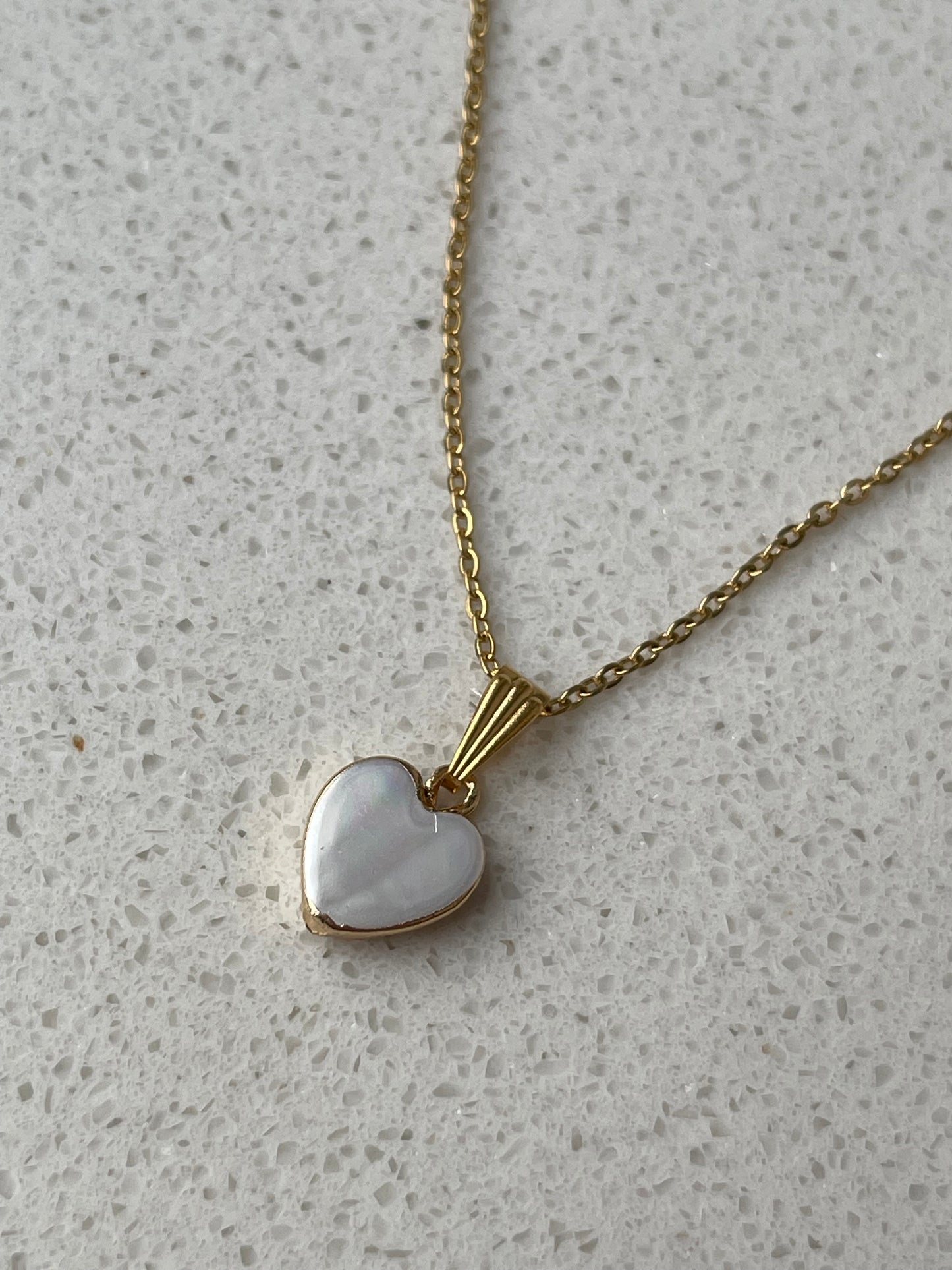 Ketting hartjeshanger van schelp  ❥