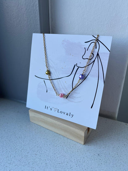 Ketting met gekleurde parels