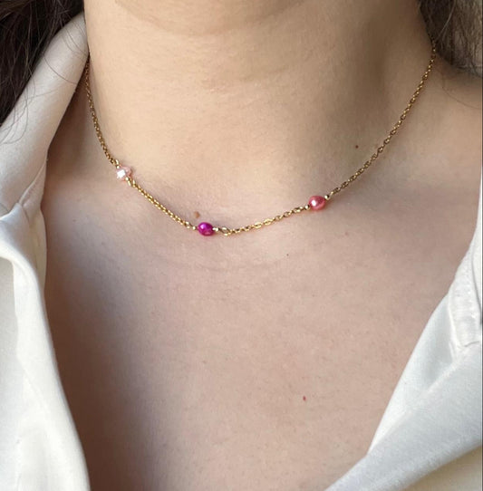 Ketting met gekleurde parels