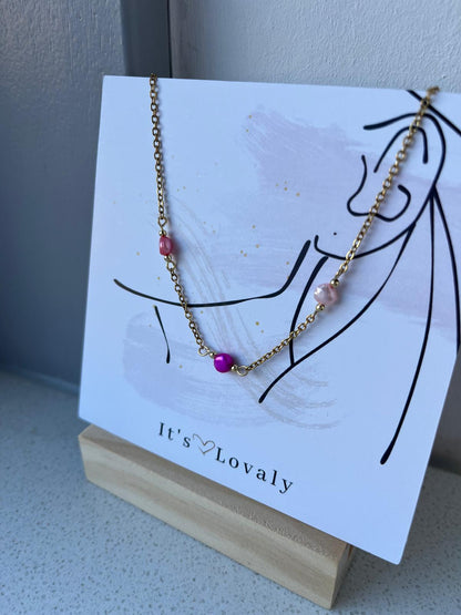 Ketting met gekleurde parels